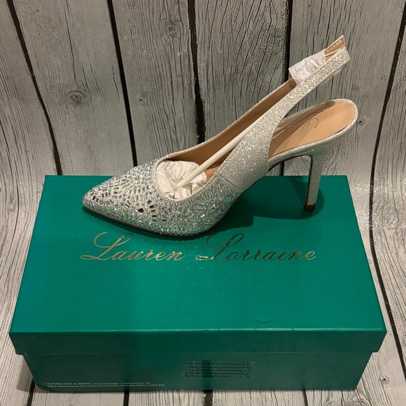 NIB Lauren Lorraine Rachel style silver sling back heels - Picture 1 of 6